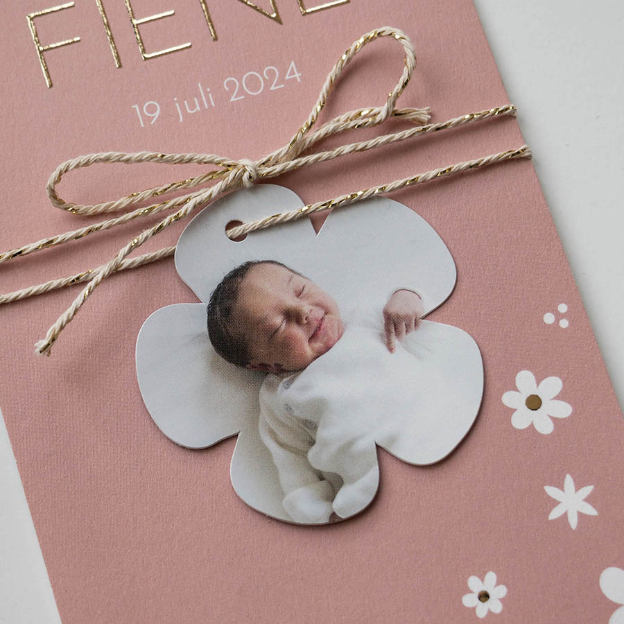 Fotokaartje bloem stans vorm foto geboortekaartje